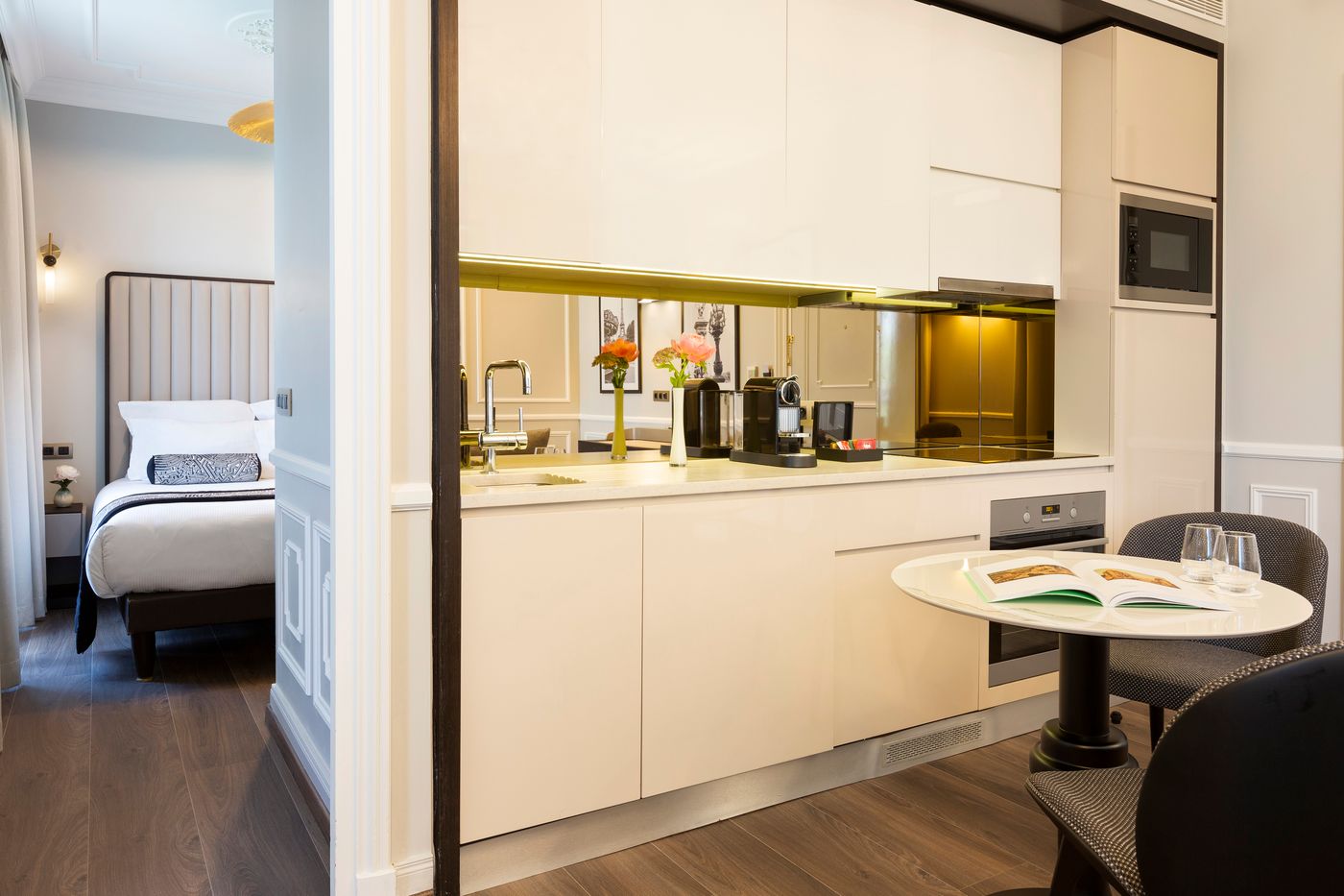 La-Clef-Tour-Eiffel-Paris-by-The-Crest-Collection-Room-4