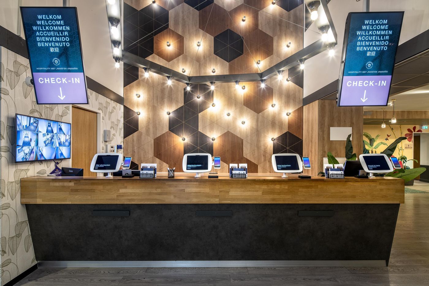 Best-Western-Amsterdam-Lobby-7