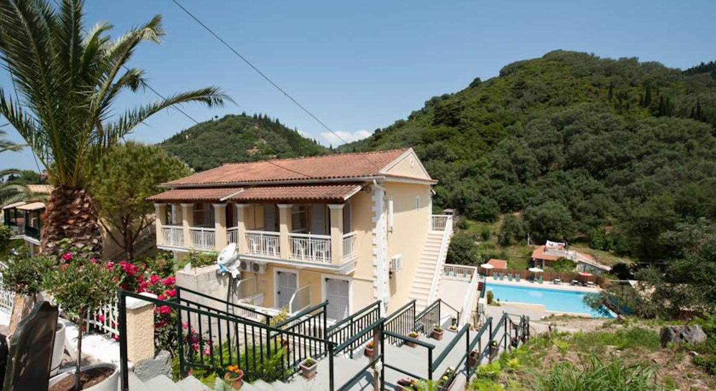 Marina Apartments & Studios