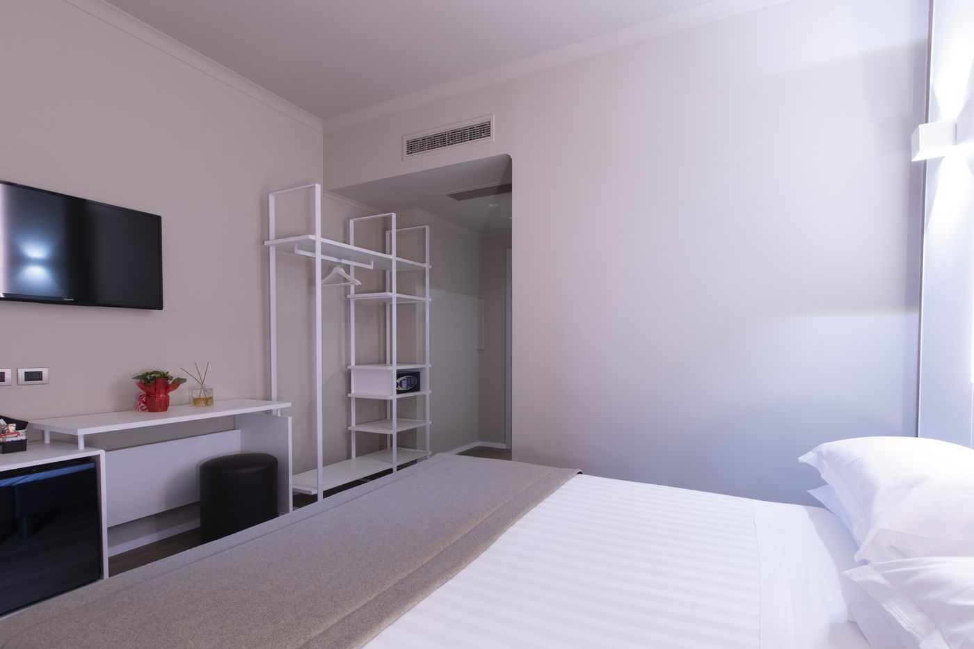 The-Smooth-Rome-Room-31