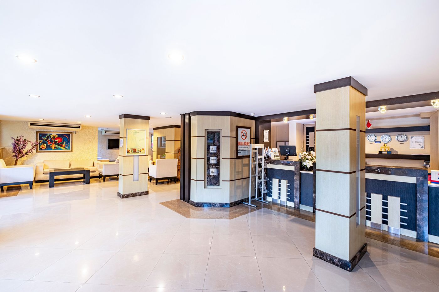 Viking-Nona-Beach-Lobby-33