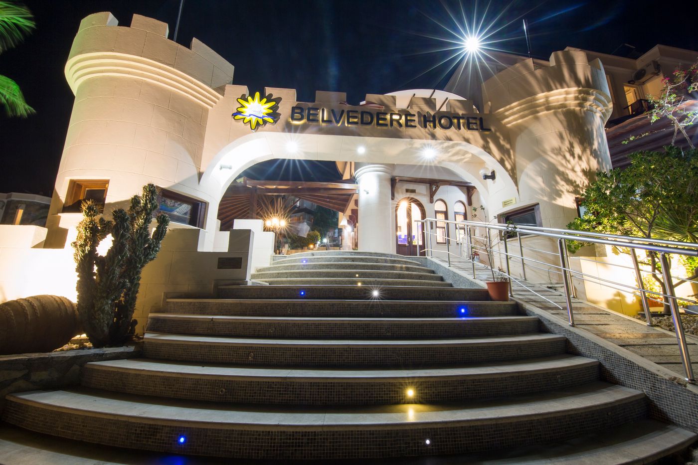 Family-Belvedere-Lobby-13