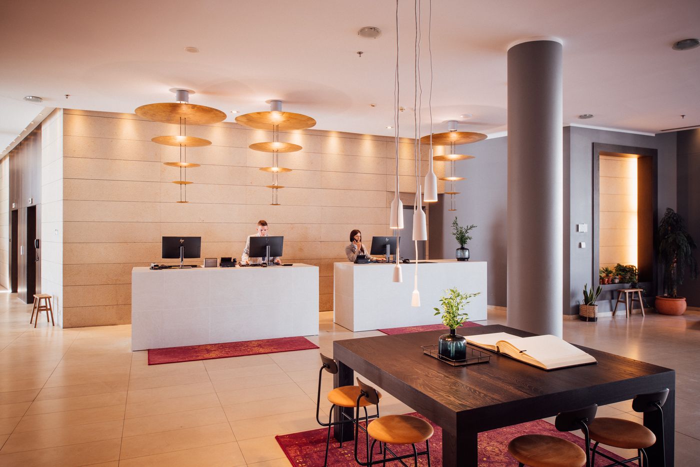 Vienna-House-by-Wyndham-Andel-s-Cracow-Lobby-5