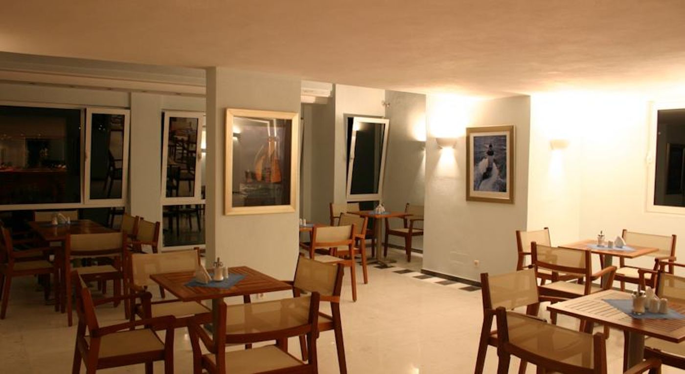 Cape Kanapitsa Hotel & Suites