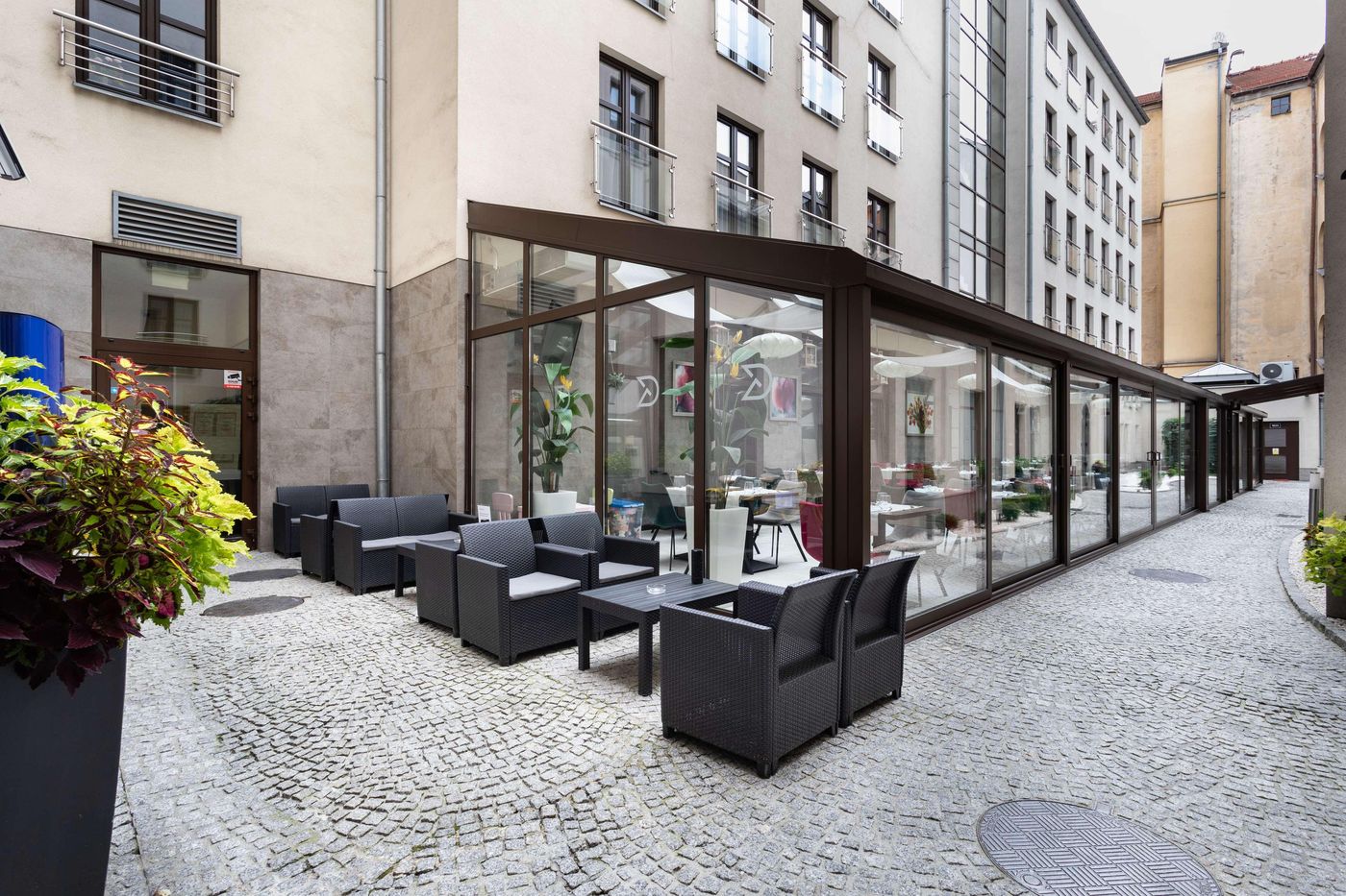 Golden-Tulip-Krakow-City-Center-General-view-1