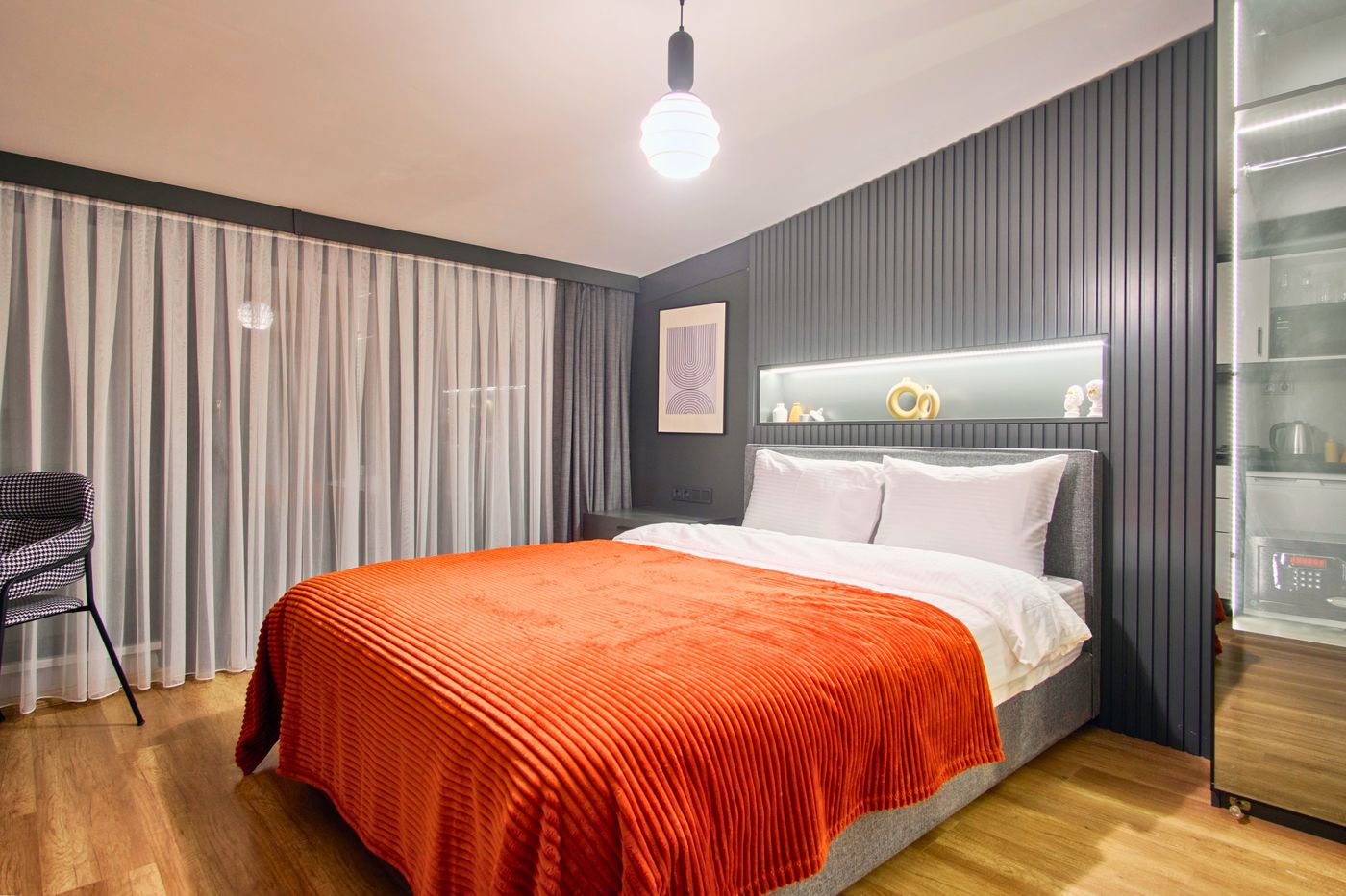 TAKS-INN-Suites-Room-14