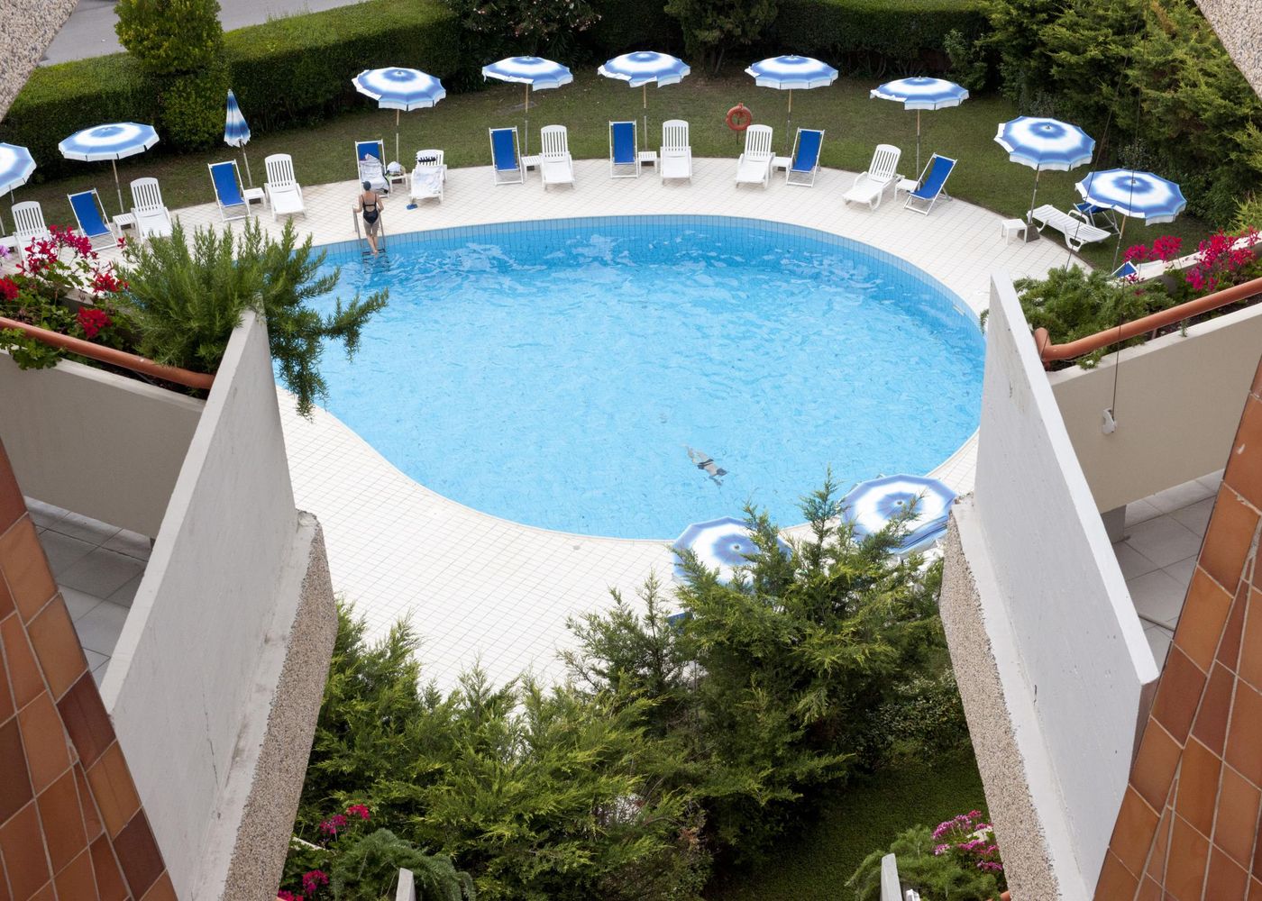 Suite-Marilia-Apartments-Pool-45