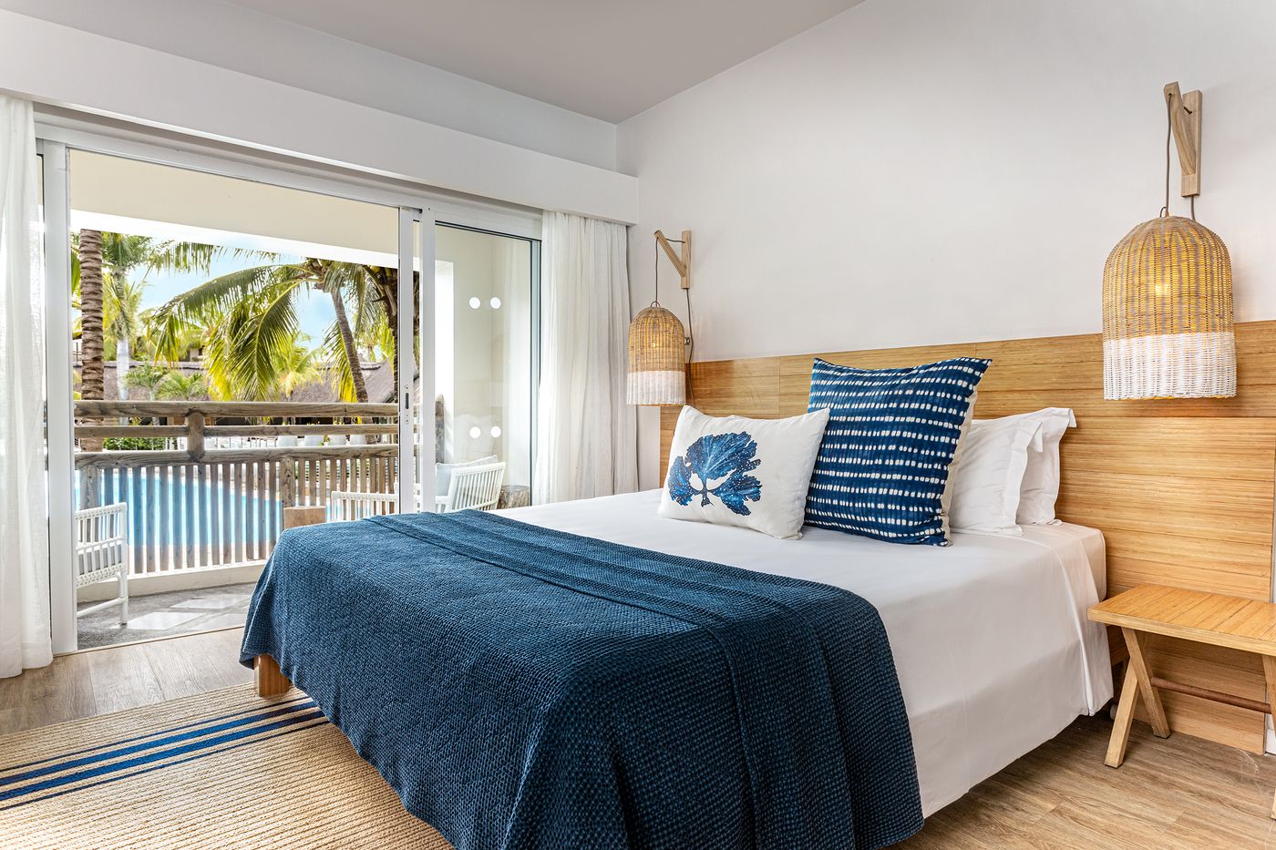 Lagoon Attitude - Adults Only