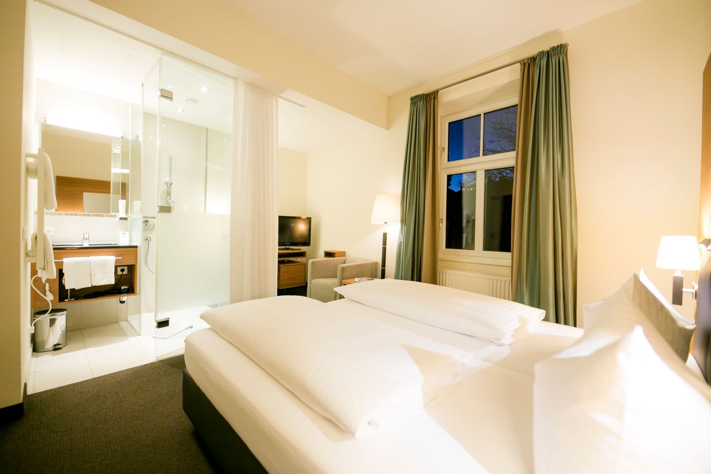 Hotel Sailer-Austria-INNSBRUCK-TIROL-Room-9