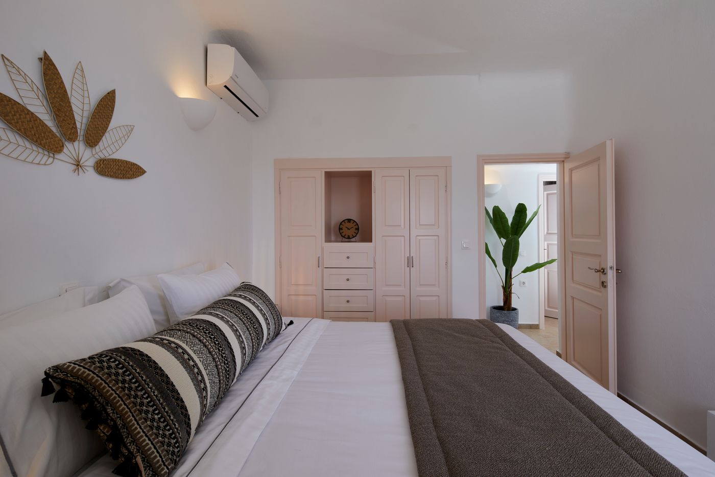 El-Verano-Collection-Santorini-Room-35