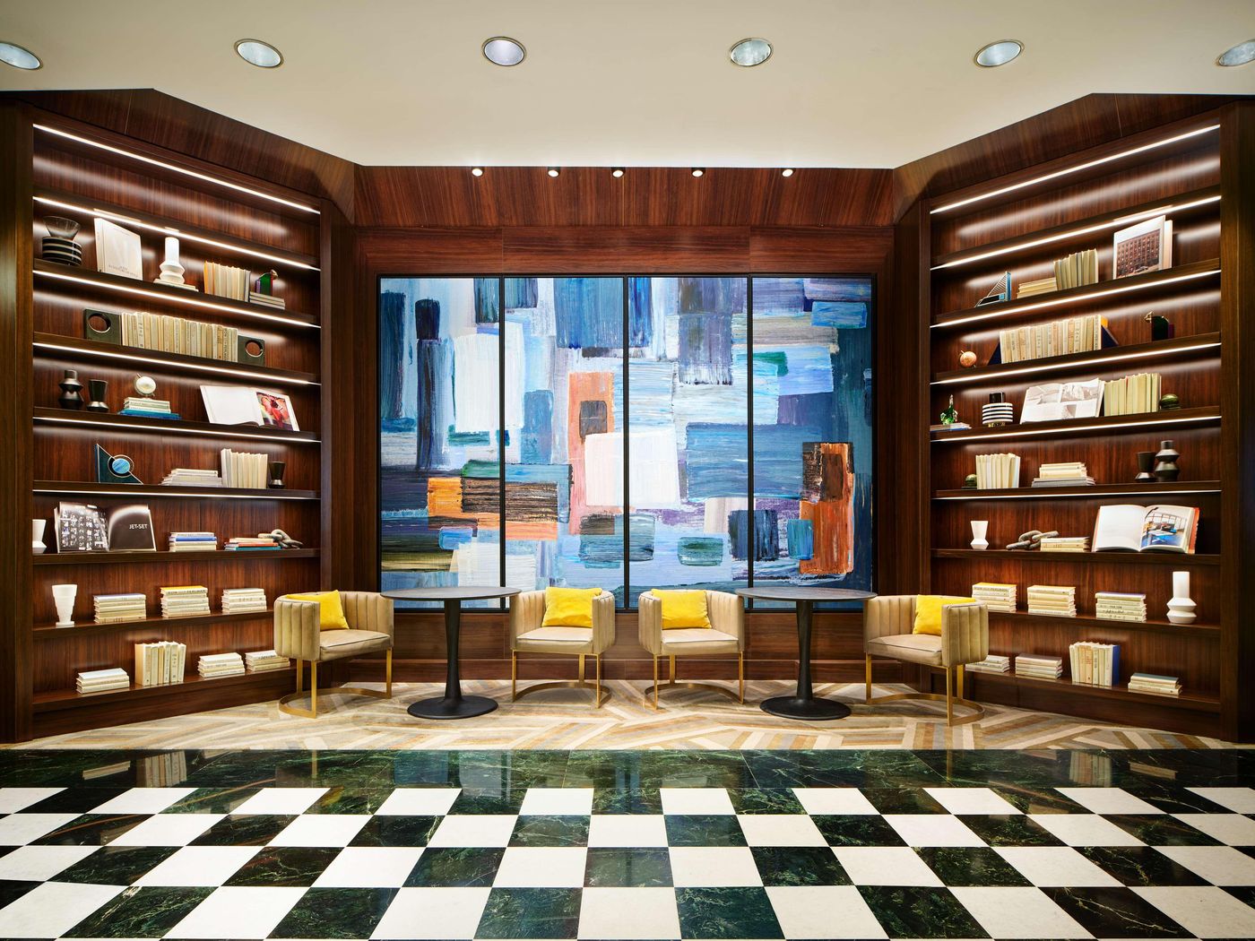 Millennium-Hilton-New-York-One-UN-Plaza-Lobby-17