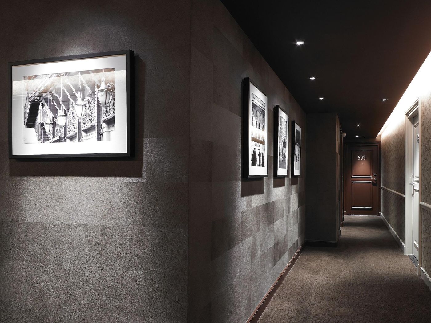 Grand-Hotel-Du-Palais-Royal-Lobby-17