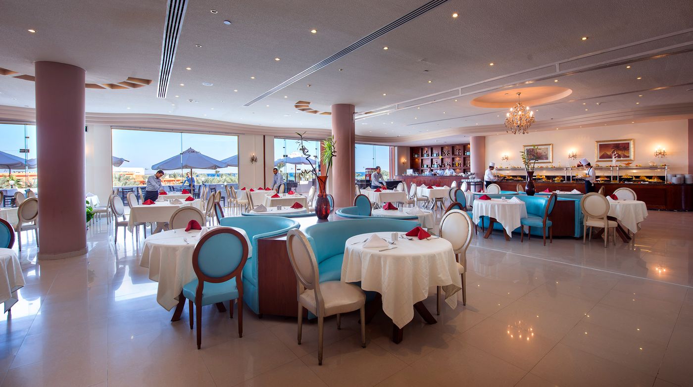 Amwaj-Oyoun-Resort---Spa-Restaurant-42