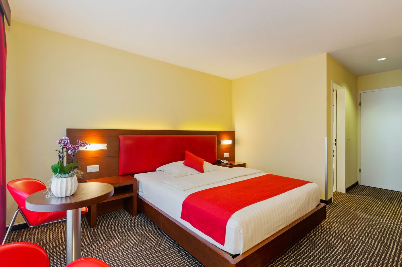 Hotel Conti-Switzerland-Zurich-Room-9