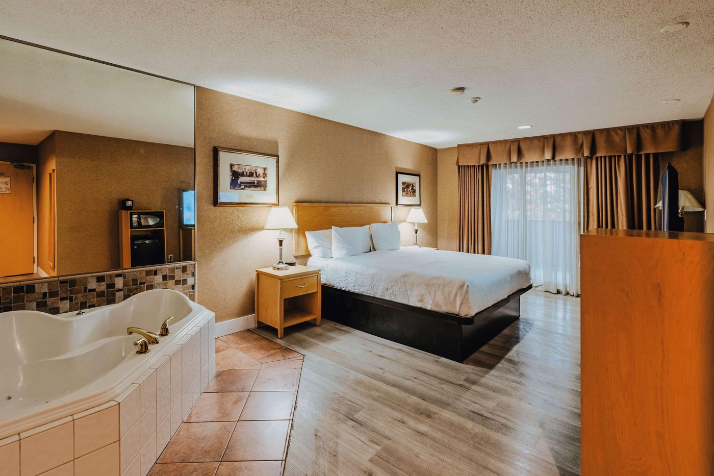 SureStay-Plus-Hotel-by-Best-Western-Coquitlam-Room-29