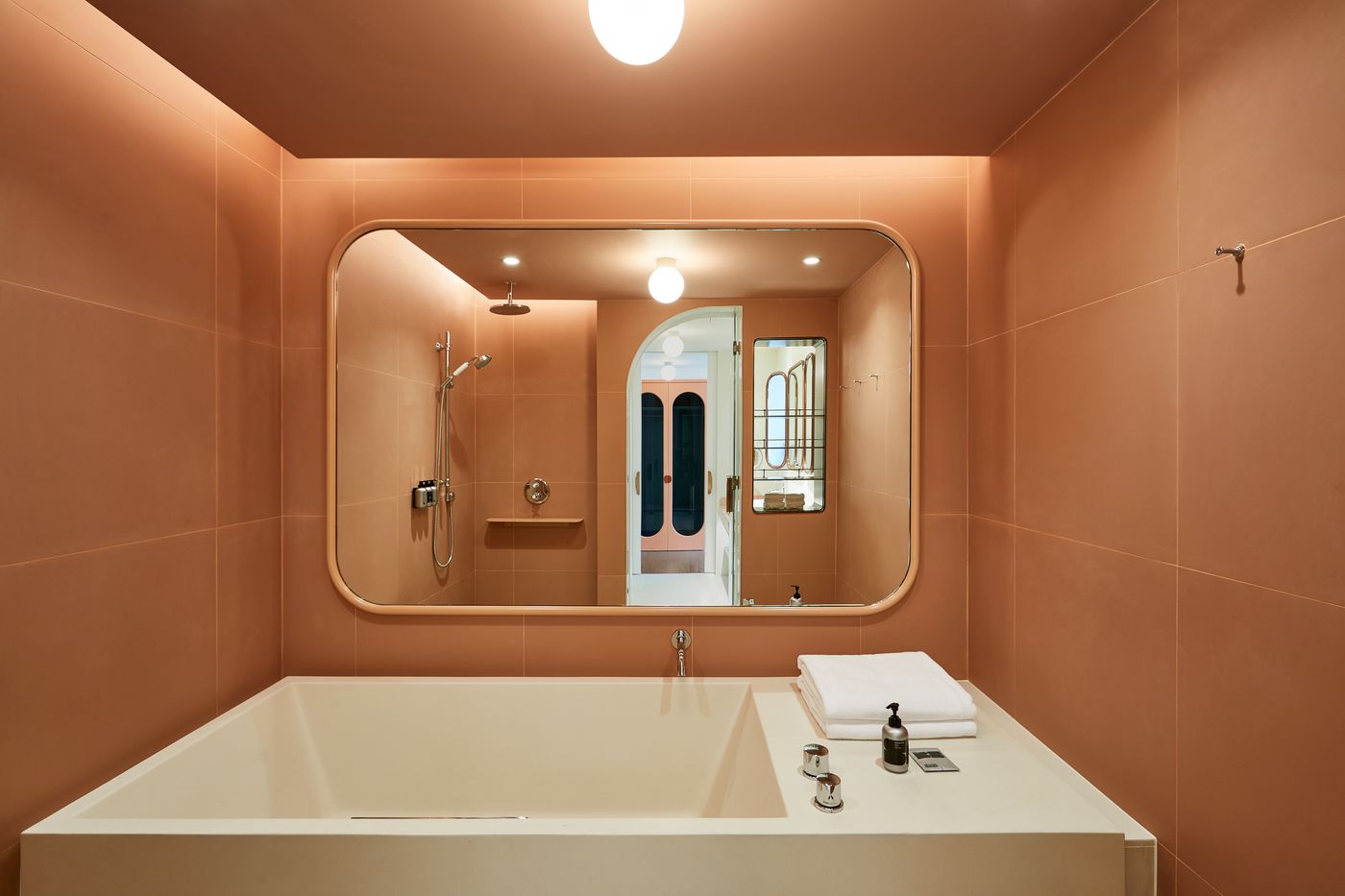 The-Standard--Bangkok-Mahanakhon-Room-47