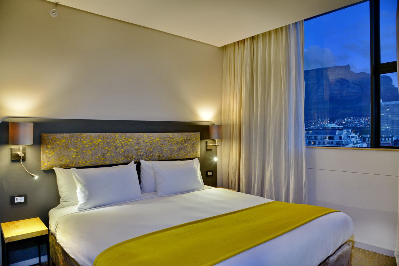 Strand-Tower-Room-39