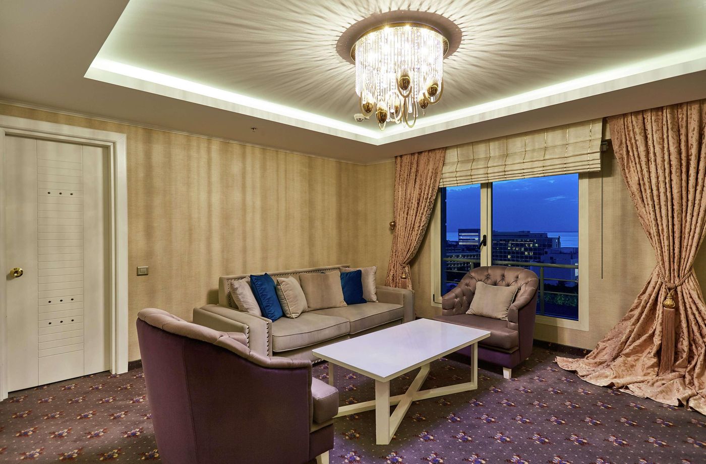 DoubleTree-By-Hilton-Izmir-Alsancak-Room-23