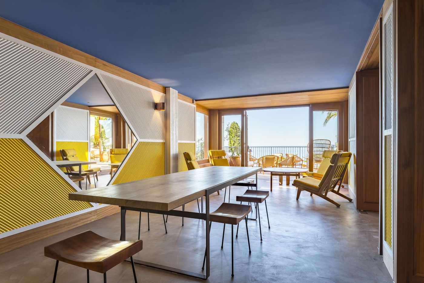 Hotel-Le-Bailli-de-Suffren-Lobby-44