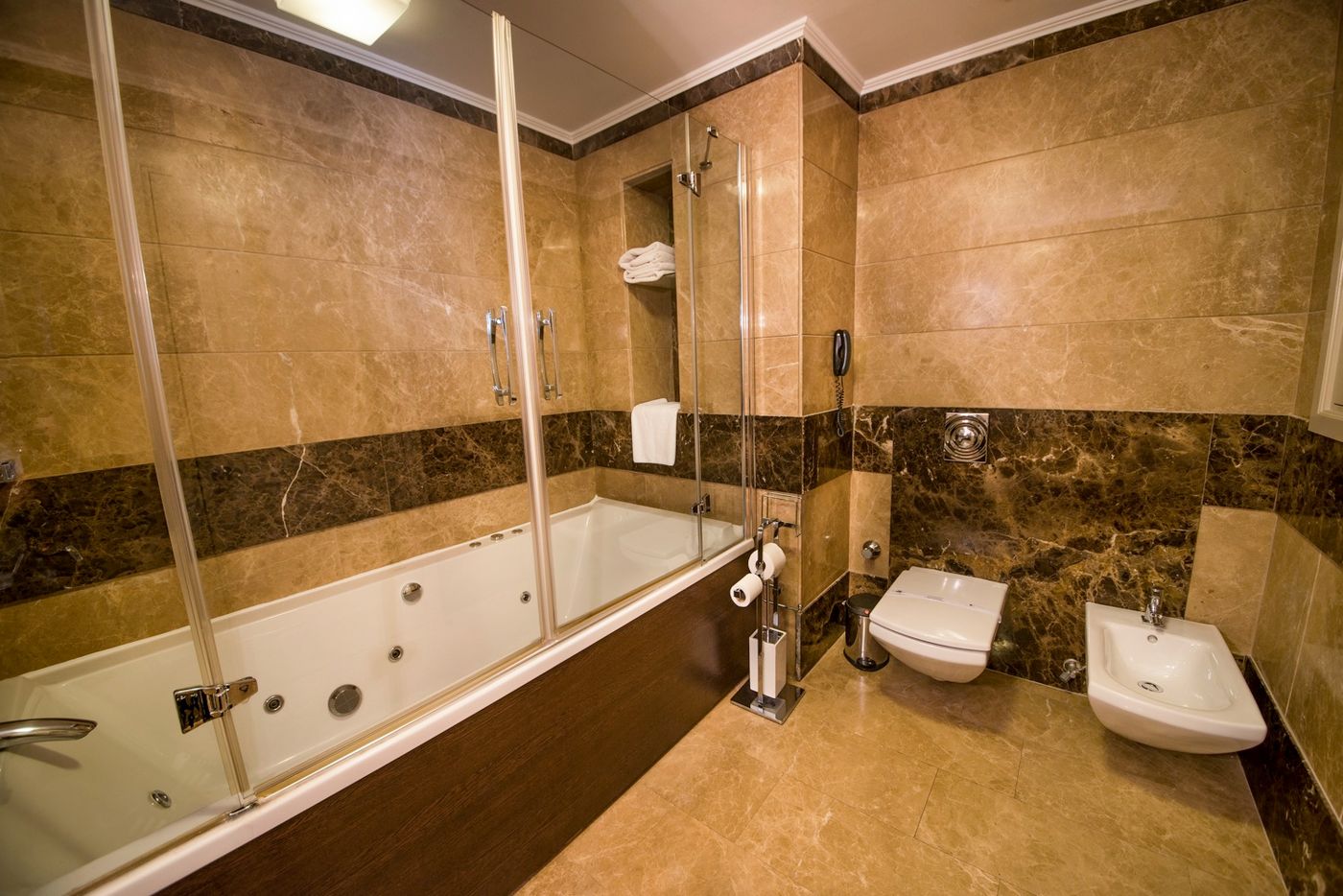 Taksim Istiklal Suites-Turkey-Istanbul-Room-9