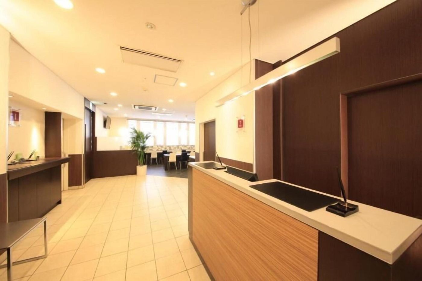 R&B Hotel Kamatahigashiguchi-Japan-Tokyo-Lobby-10