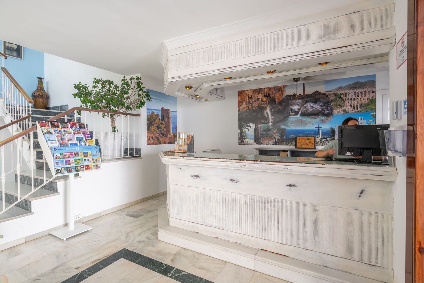 Hotel-Playamaro-Lobby-55