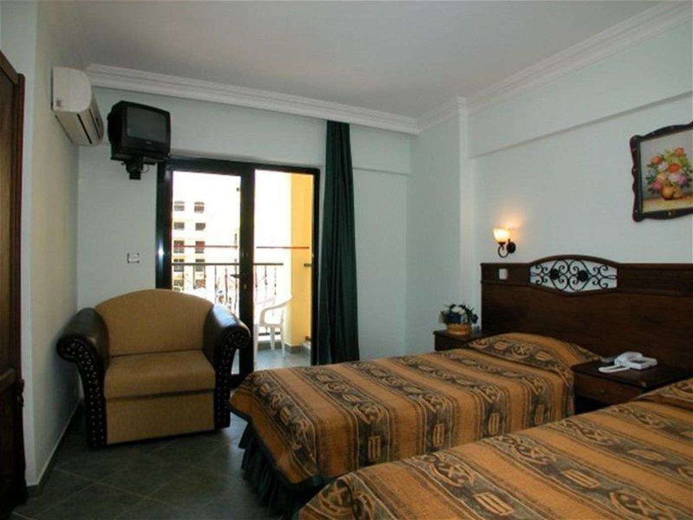 Club-Ege-Antique-General-view-14