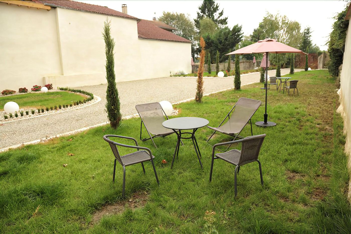 Les Chambres De La Renaissance - France - SAINTE-JULIE - Terrace - 3