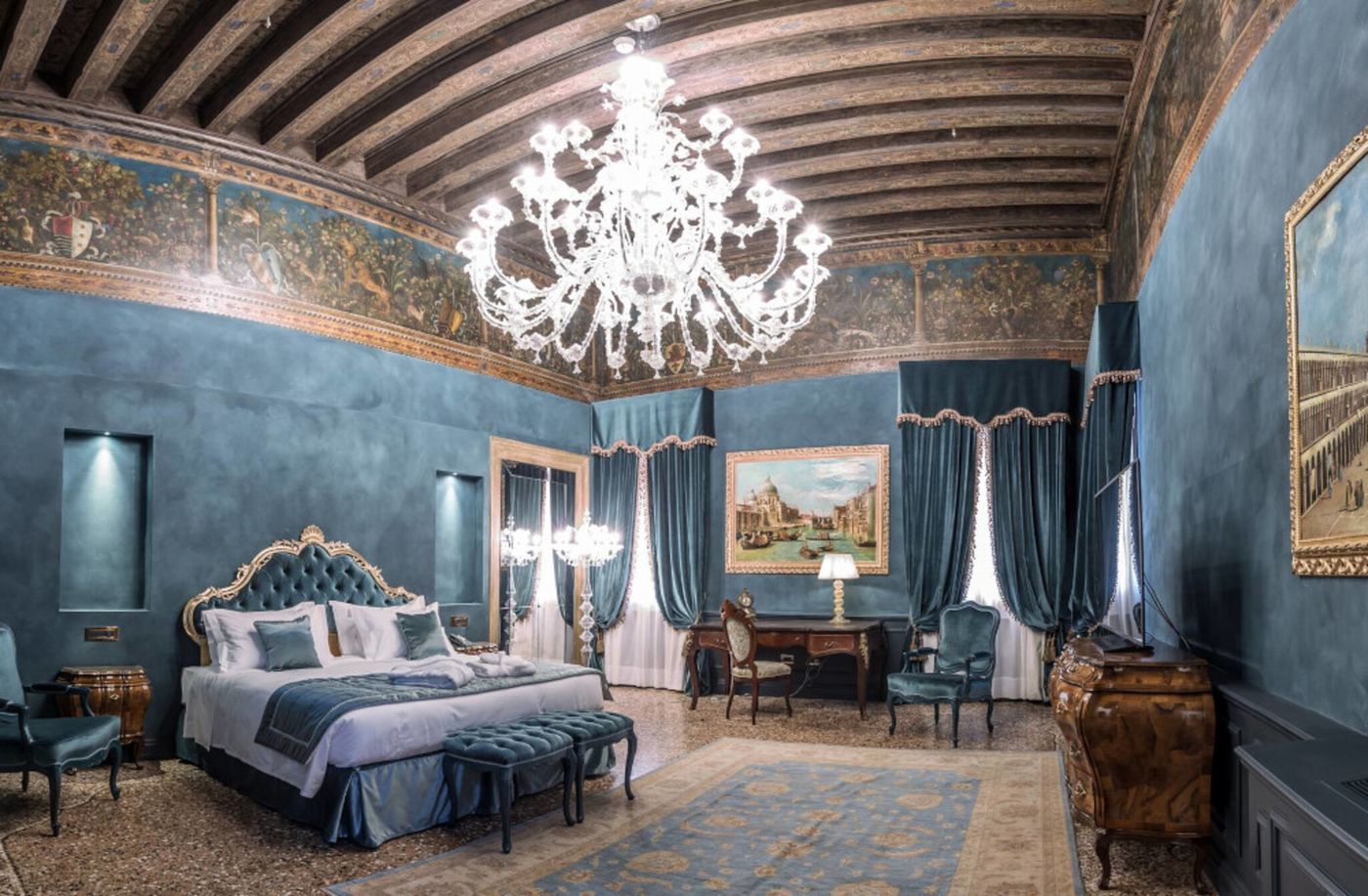 Nani-Mocenigo-Palace-Room-47