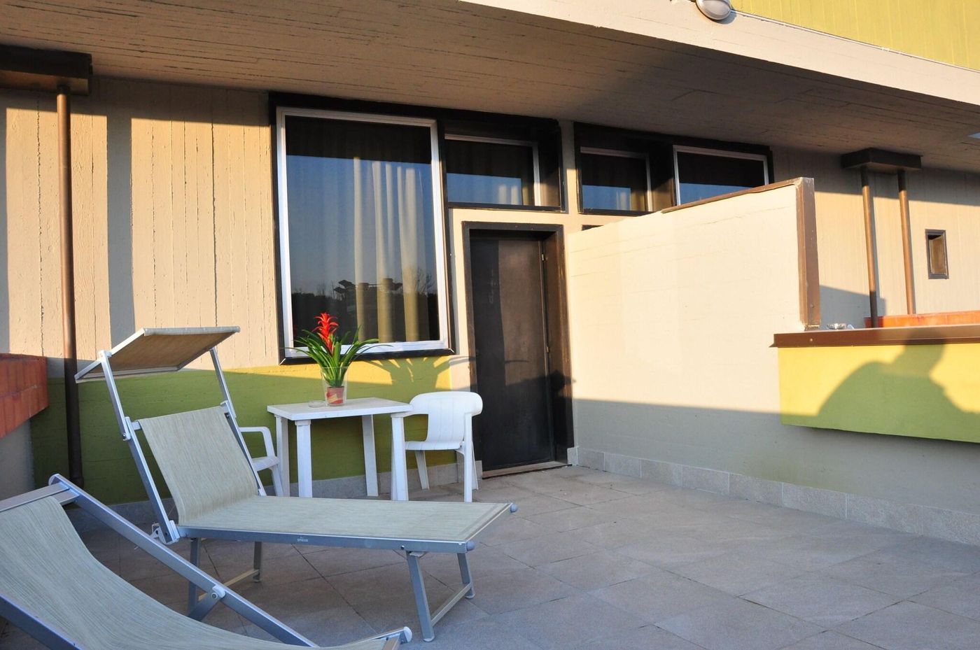 Country-Club-Terrace-42