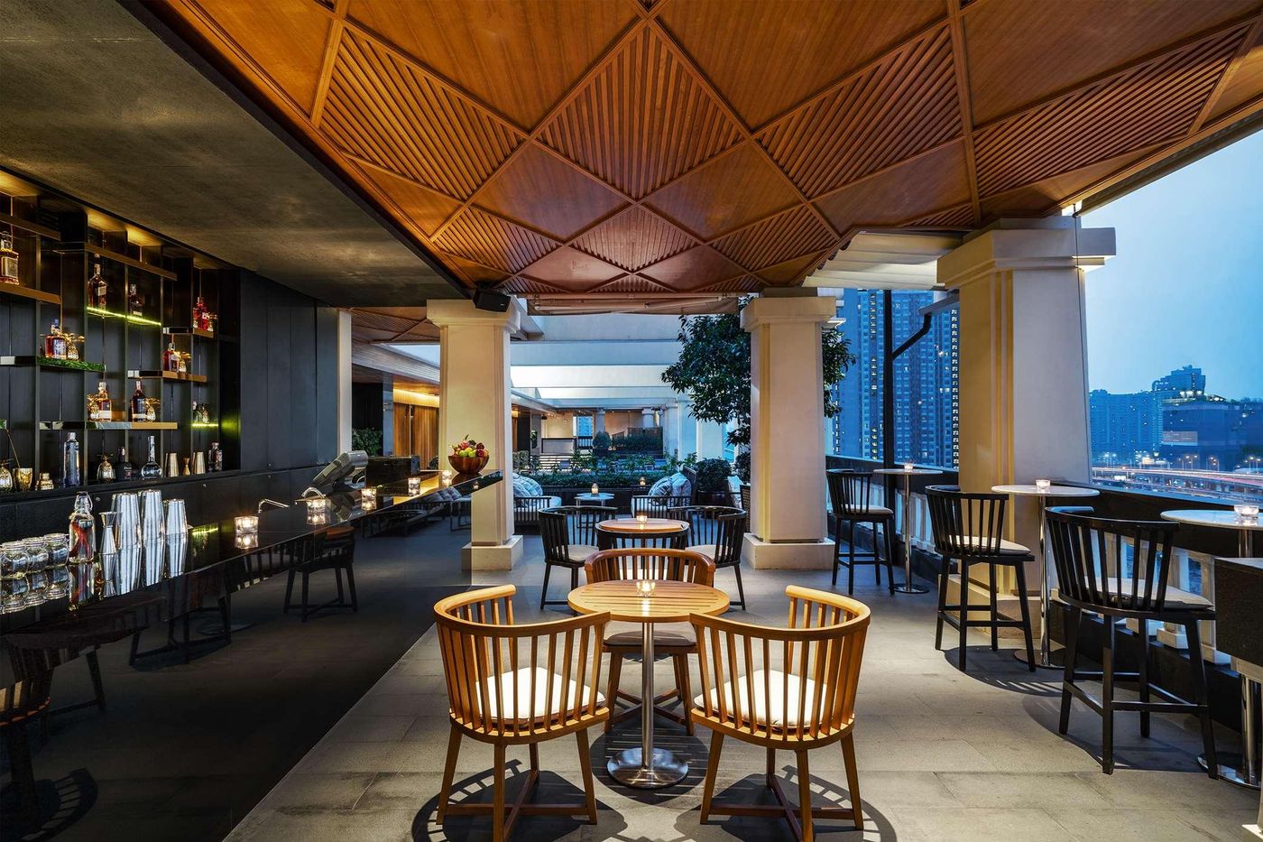 Lancaster-Bangkok-Bar-2