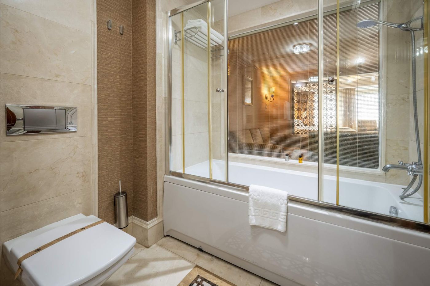 The-Central-Palace-Boutique-Room-39