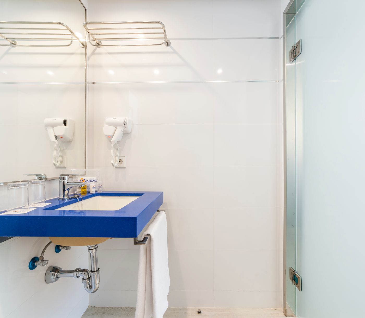 Globales-Montemar-Room-37