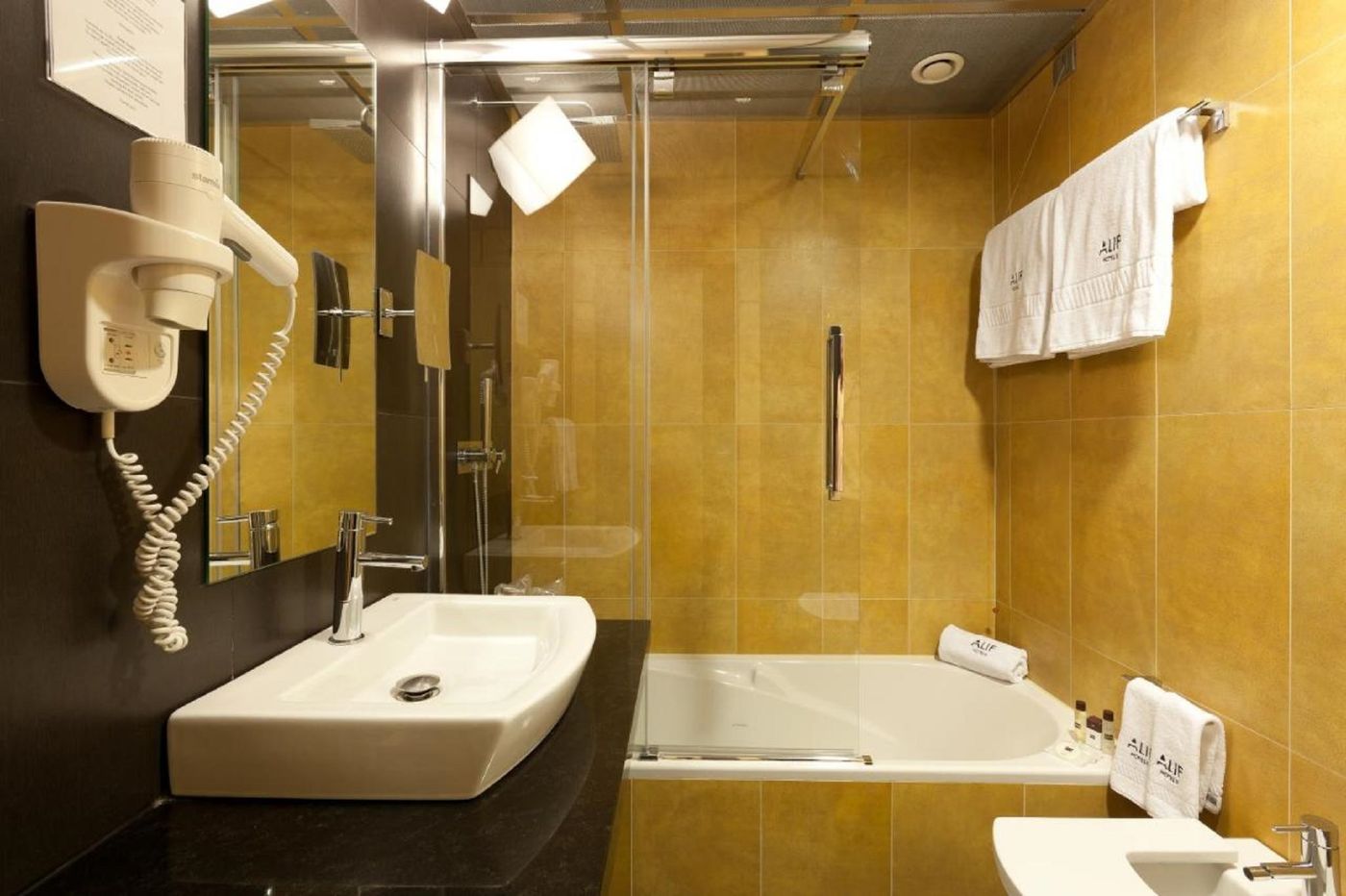 Alif-Avenidas-Room-7