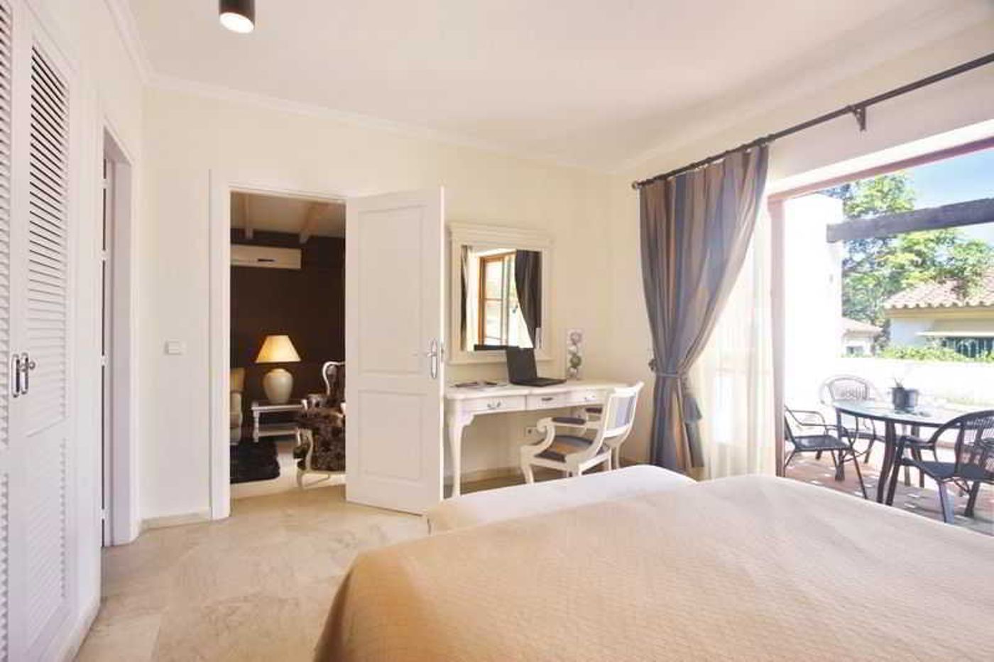 The-Suites-At-San-Roque-Club-Room-16