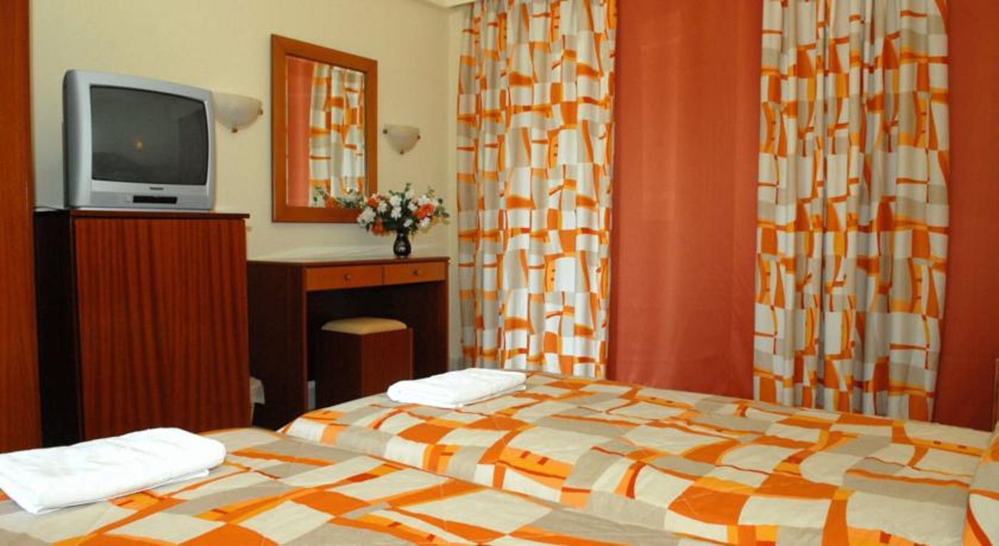 Euroxenia Marathon Hotel