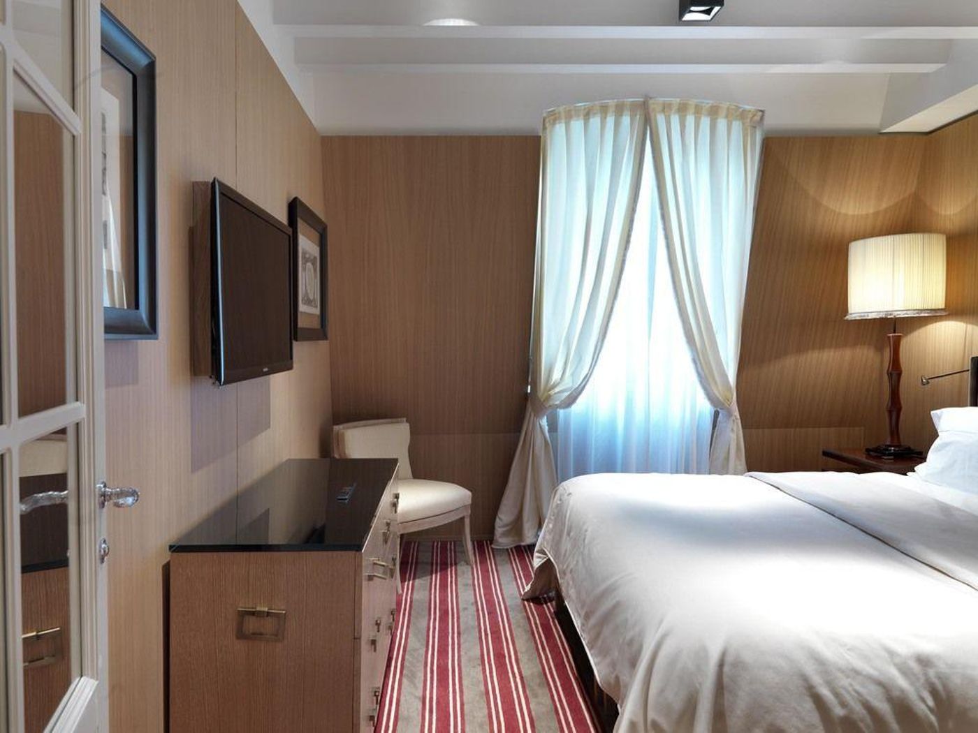 Marquis-Faubourg-Saint-Honore-Room-12