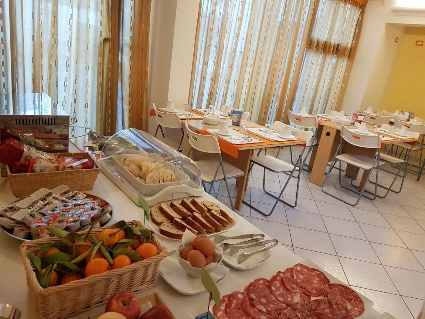 Bed-Breakfast-Ai-Cipressi-Restaurant-25