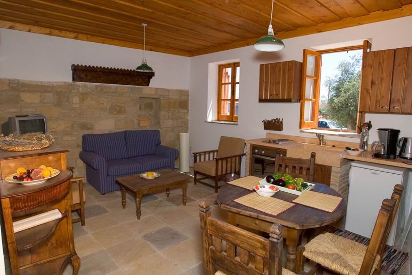 Filokypros Eveleos Country Houses