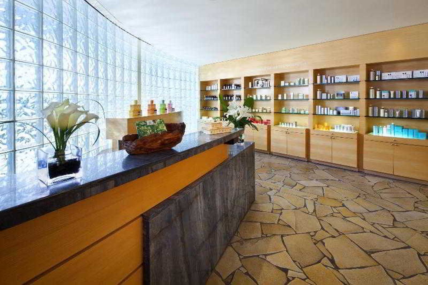 Sheraton-Vancouver-Wall-Centre-Sports-and-Entertainment-52