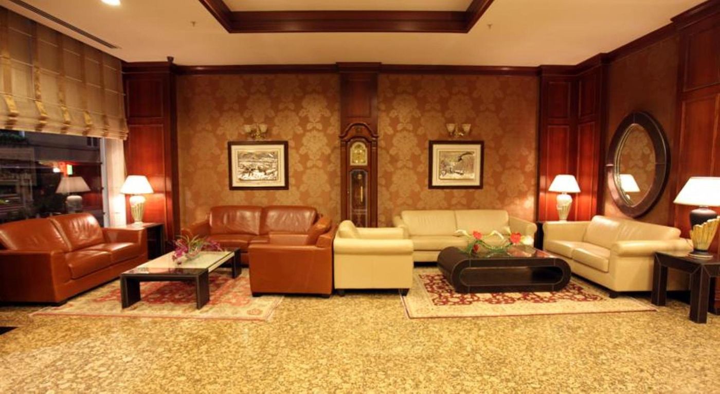 Golden-Park-Lobby-19