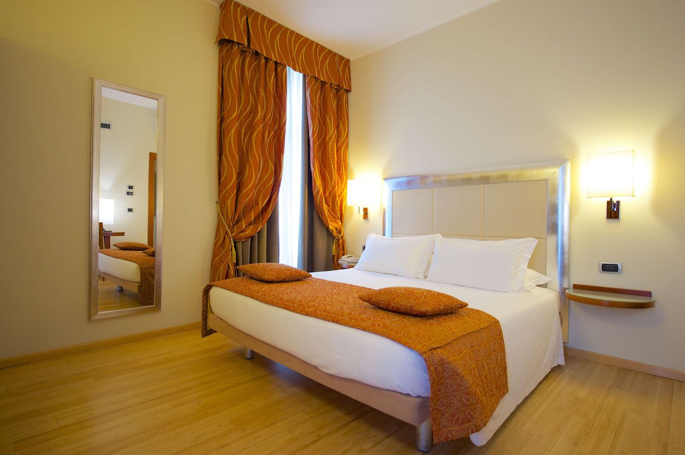 Best Western Crystal Palace Hotel - Italy - Torino - Room - 8