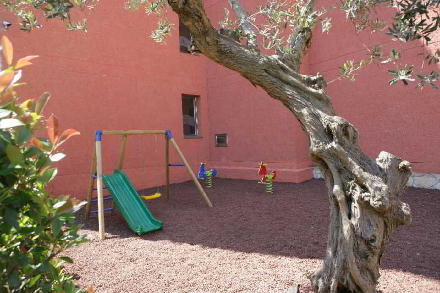 Tossa-Beach---Center-Sports-and-Entertainment-37