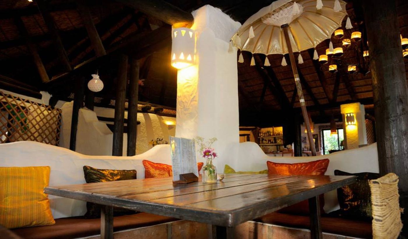 Hotel-100--Fun-Restaurant-47