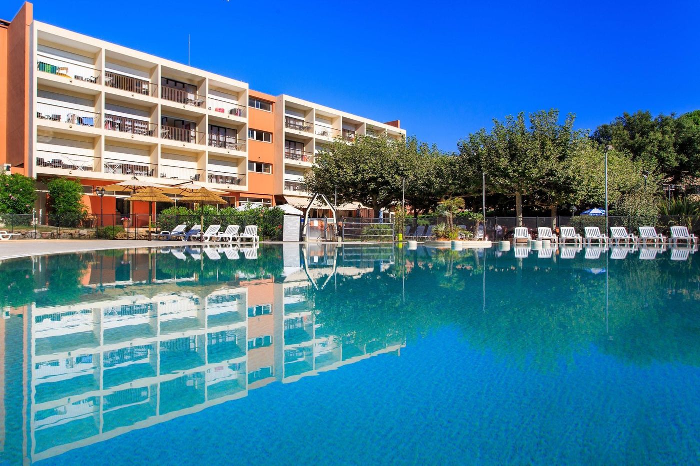 Le-Capet-Sports-and-Entertainment-9