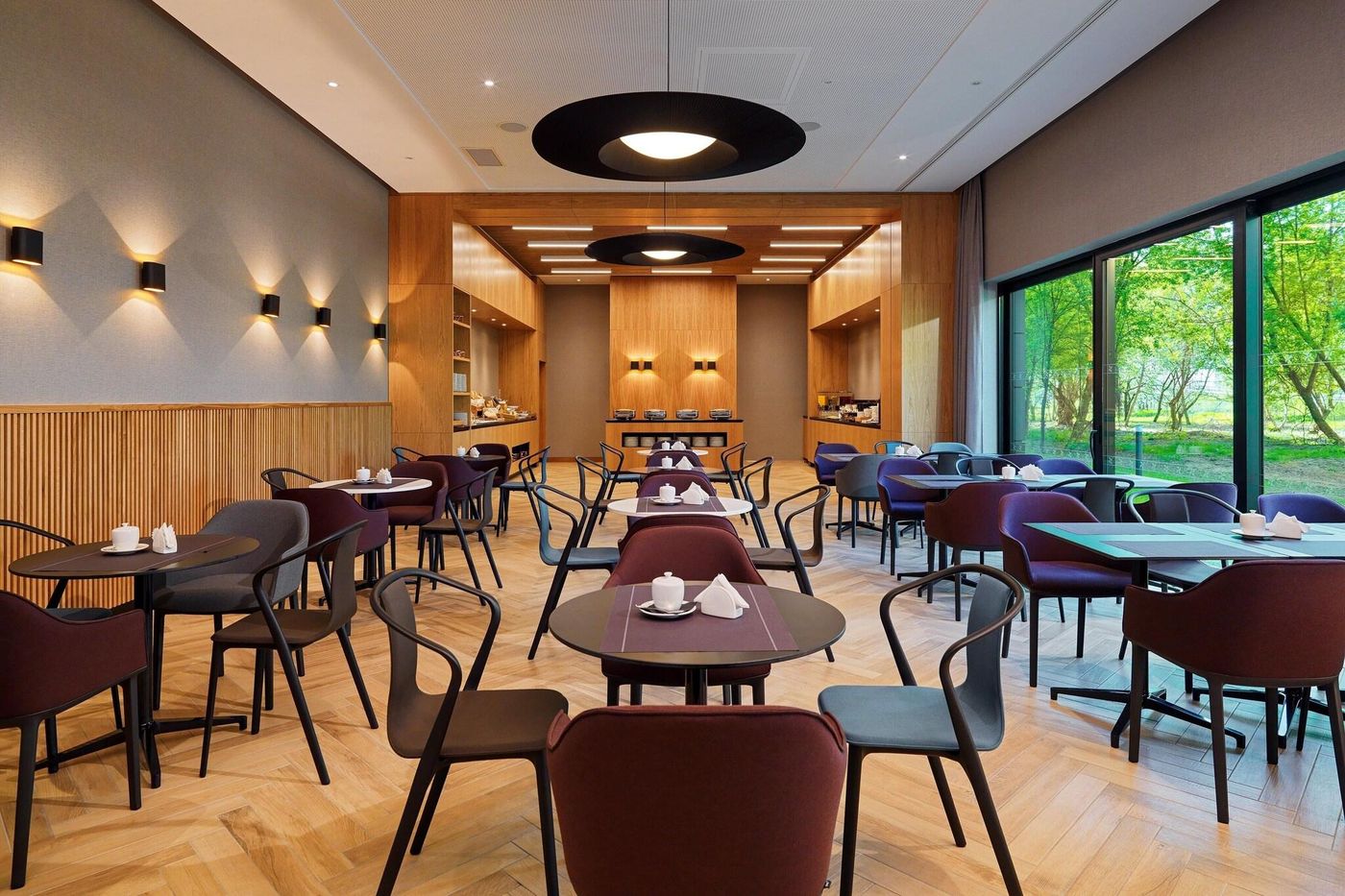 Four-Points-By-Sheraton-Warsaw-Mokotow-Restaurant-10