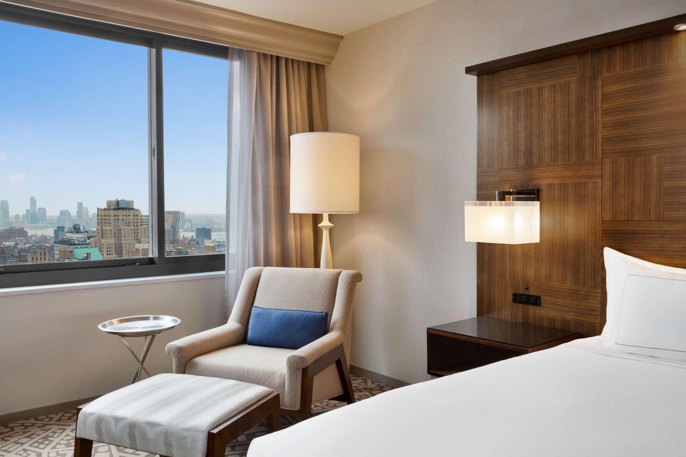 Hilton-New-York-Times-Square-Room-22