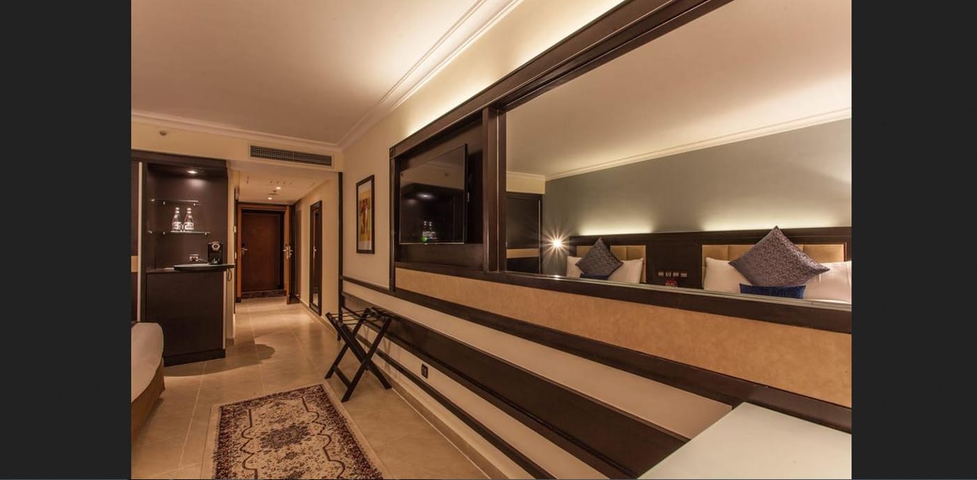 Savoy-Le-Grand-Hotel-Room-24