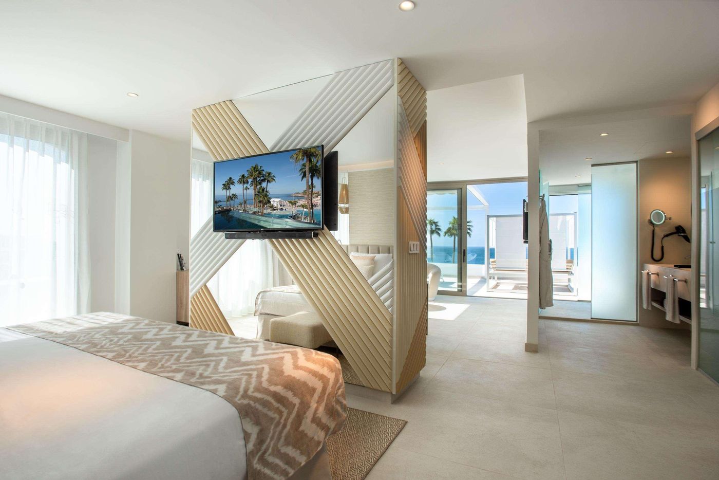 Guayarmina-Princess-Room-38