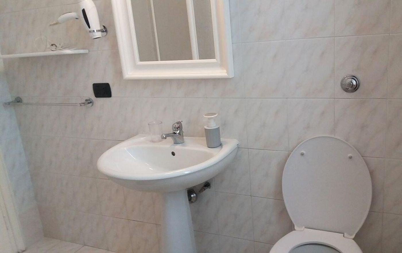 C-era-Un-Lago-Room-33